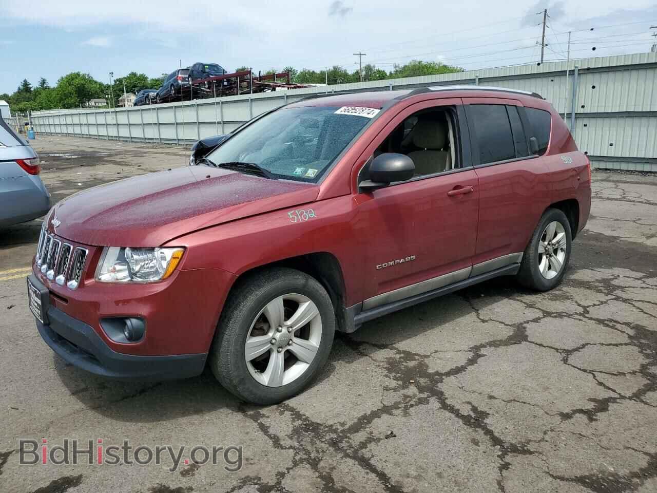 Photo 1J4NF1FB7BD134979 - JEEP COMPASS 2011