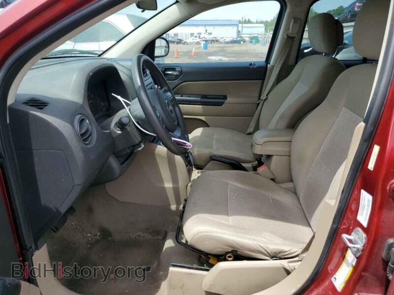 2011 Jeep COMPASS (VIN 1J4NF1FB7BD134979) — photo 7 of 12