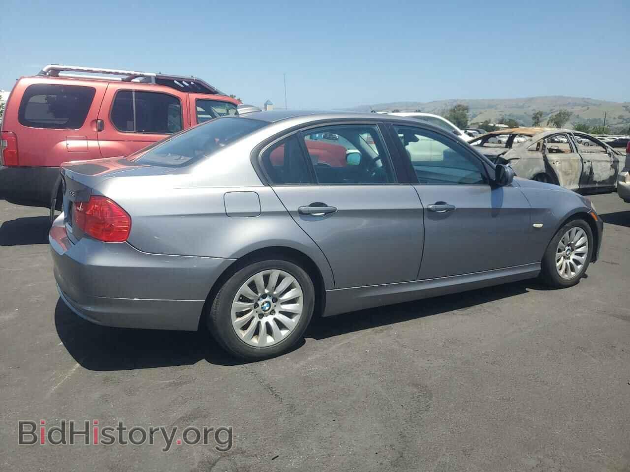 2009 BMW 3 SERIES - VIN: WBAPH57509NL76894 - Фото 3