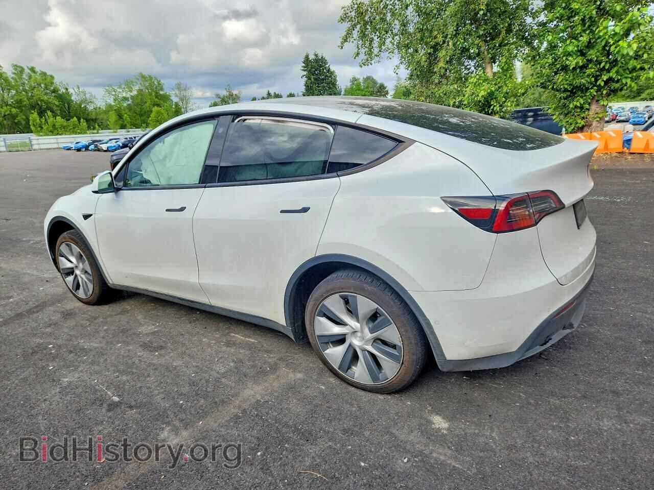 2022 TESLA MODEL Y - VIN: 7SAYGDEE7NF407240 - Photo 2