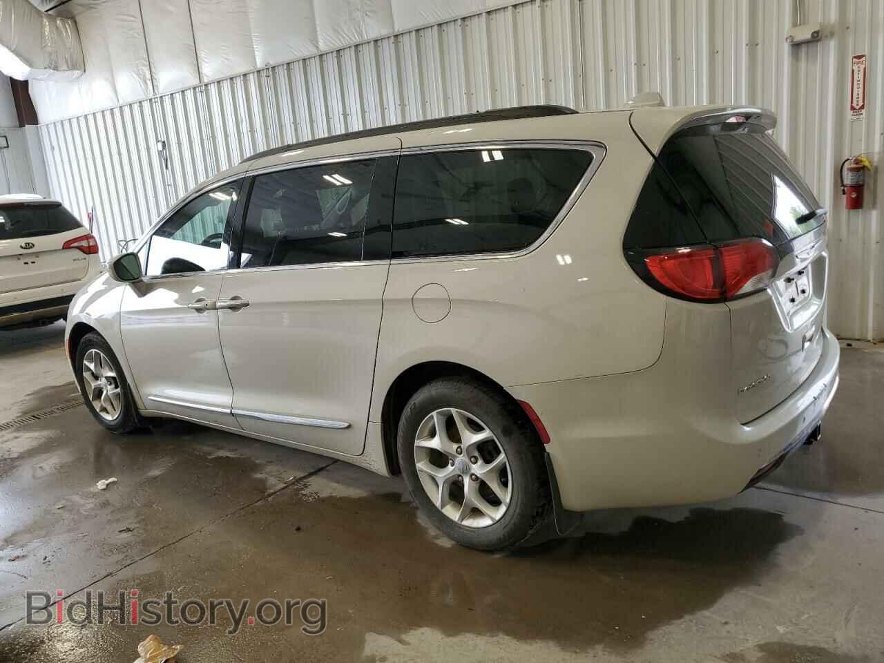 2017 CHRYSLER PACIFICA - VIN: 2C4RC1BGXHR648428 - Photo 2