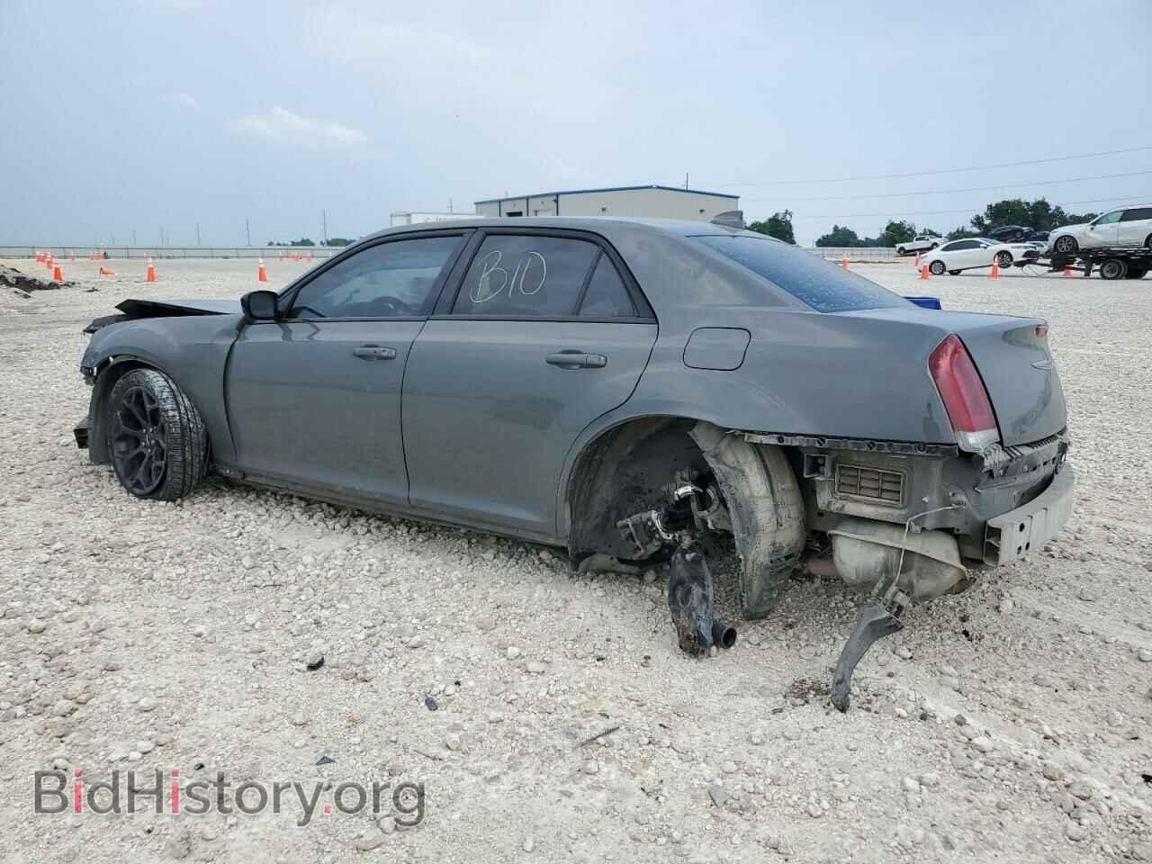 2019 CHRYSLER 300 - VIN: 2C3CCAAG6KH698316 - Фото 2