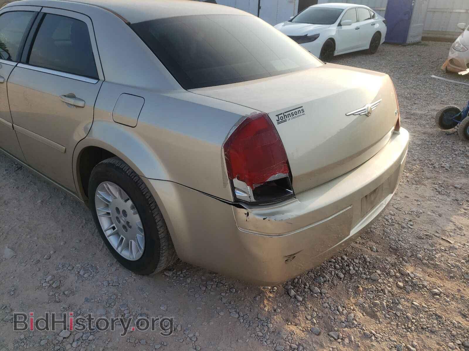 2006 CHRYSLER 300 - VIN: 2C3KA43RX6H366953 - Фото 9