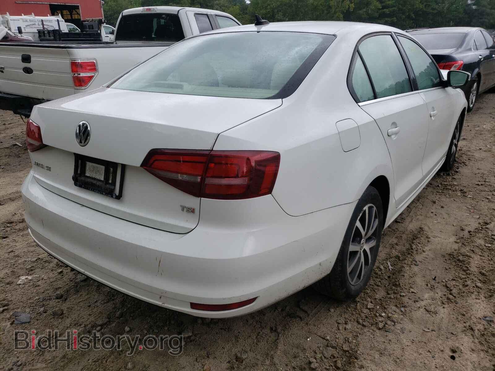 2017 VOLKSWAGEN JETTA - VIN: 3VWDB7AJ5HM386500 - Фото 4