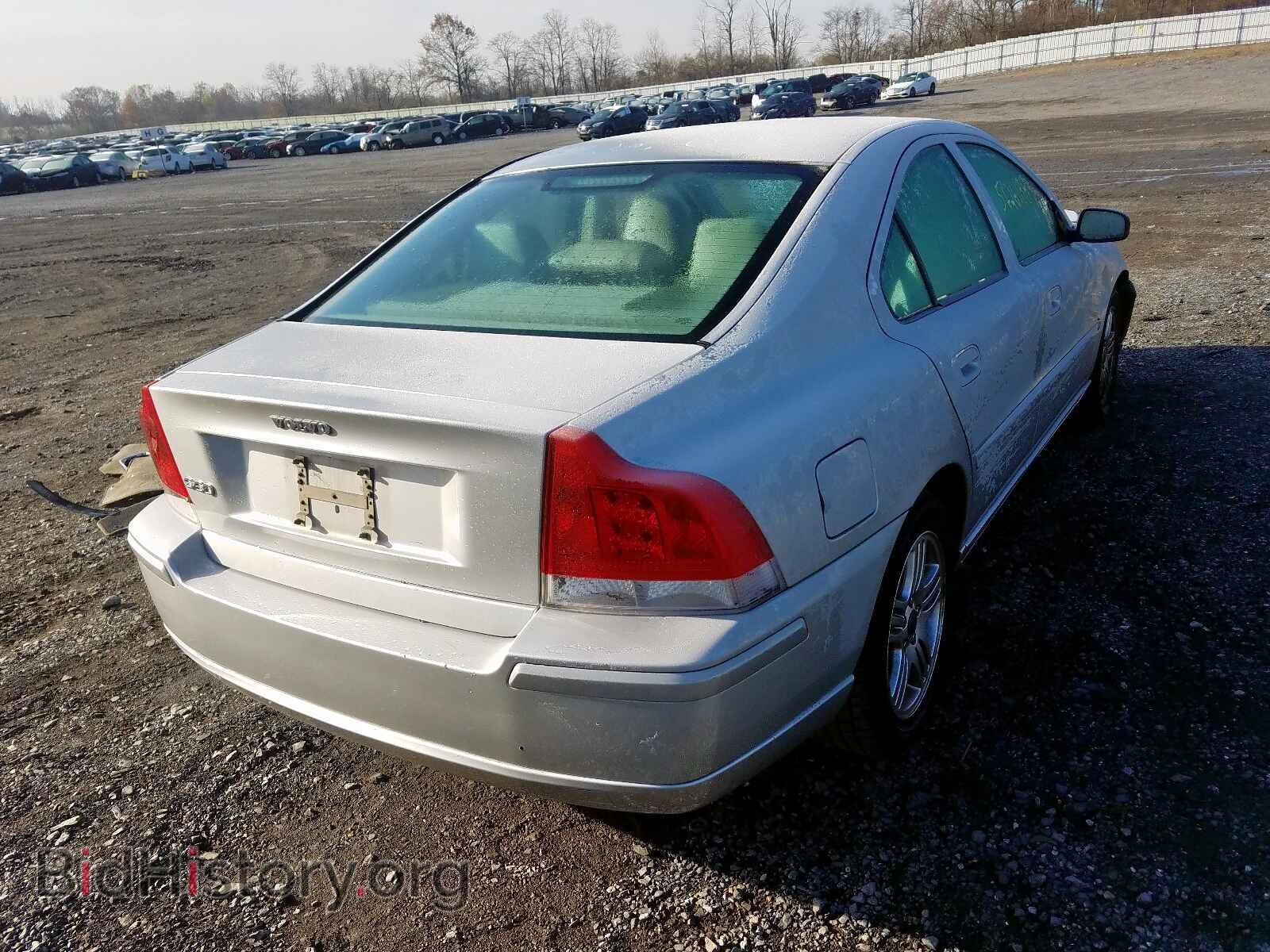 2005 VOLVO S60 - VIN: YV1RS612452476357 - Фото 4
