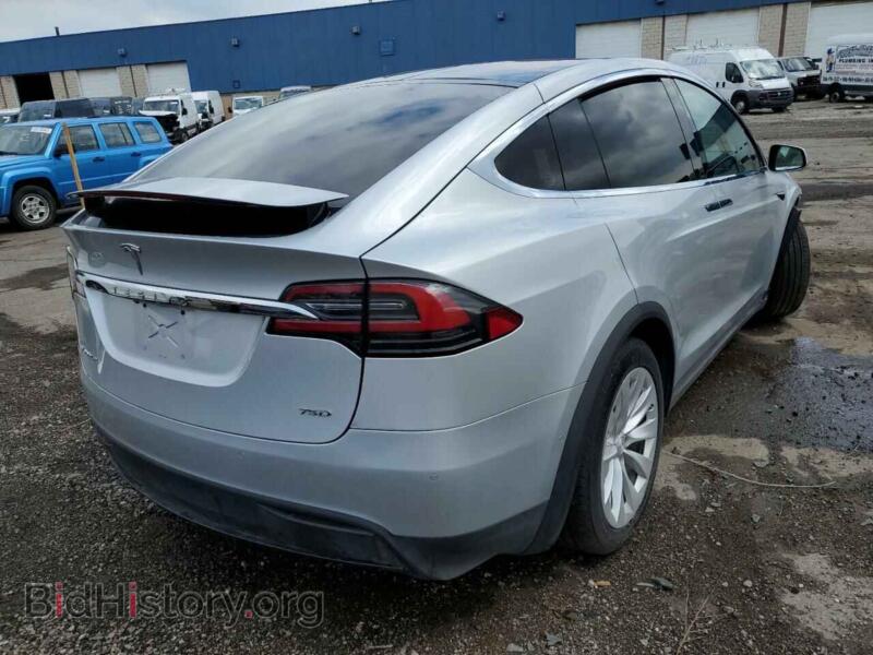 2017 Tesla MODEL X (VIN 5YJXCDE22HF067087) — фото 4 из 10