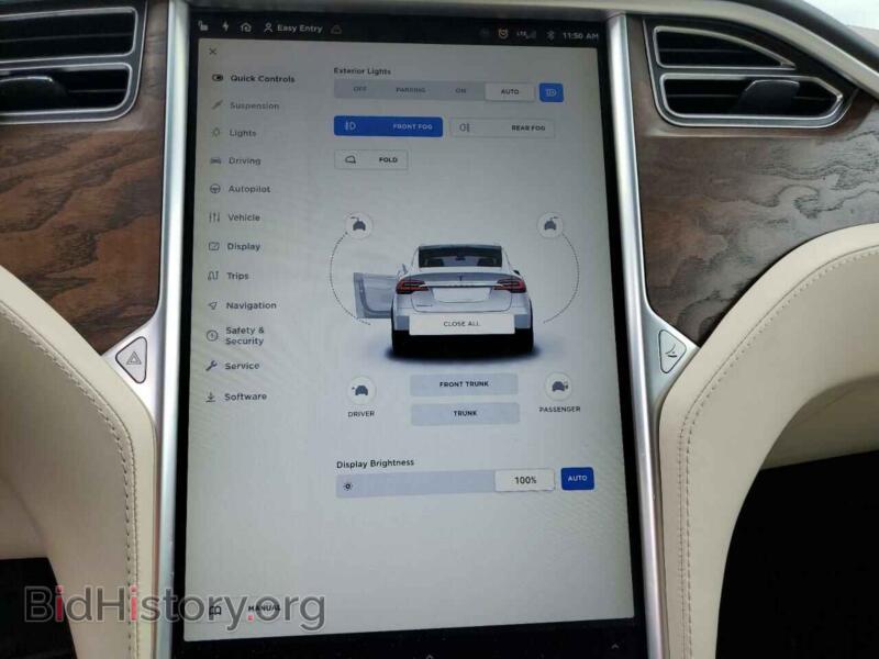 2017 Tesla MODEL X (VIN 5YJXCDE22HF067087) — фото 9 из 10