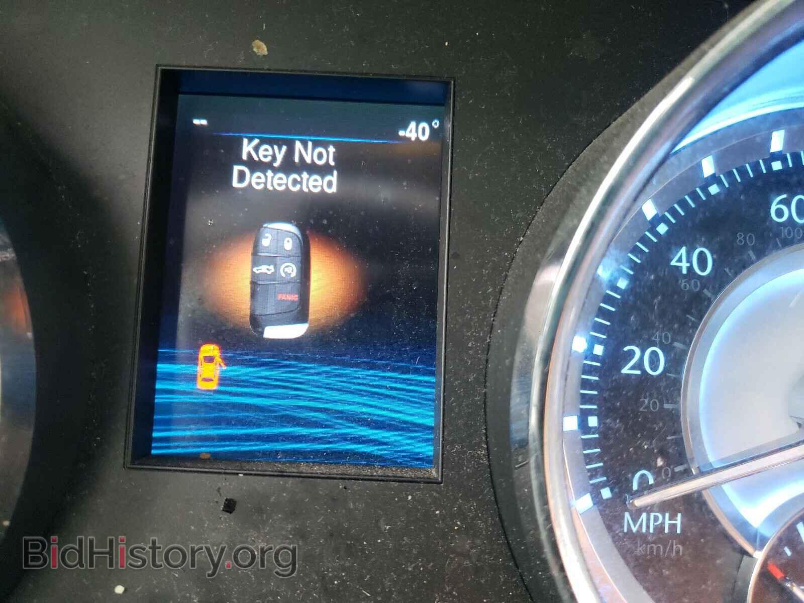 2014 CHRYSLER 300 - VIN: 2C3CCAGG2EH383623 - Фото 8