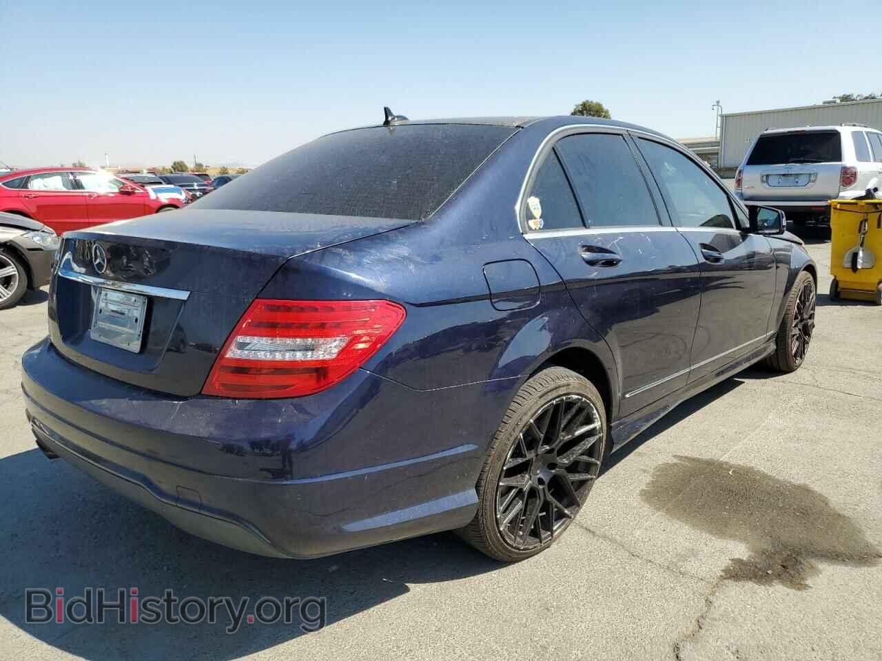 2013 MERCEDES-BENZ C-CLASS - VIN: WDDGF4HB2DA855346 - Фото 4