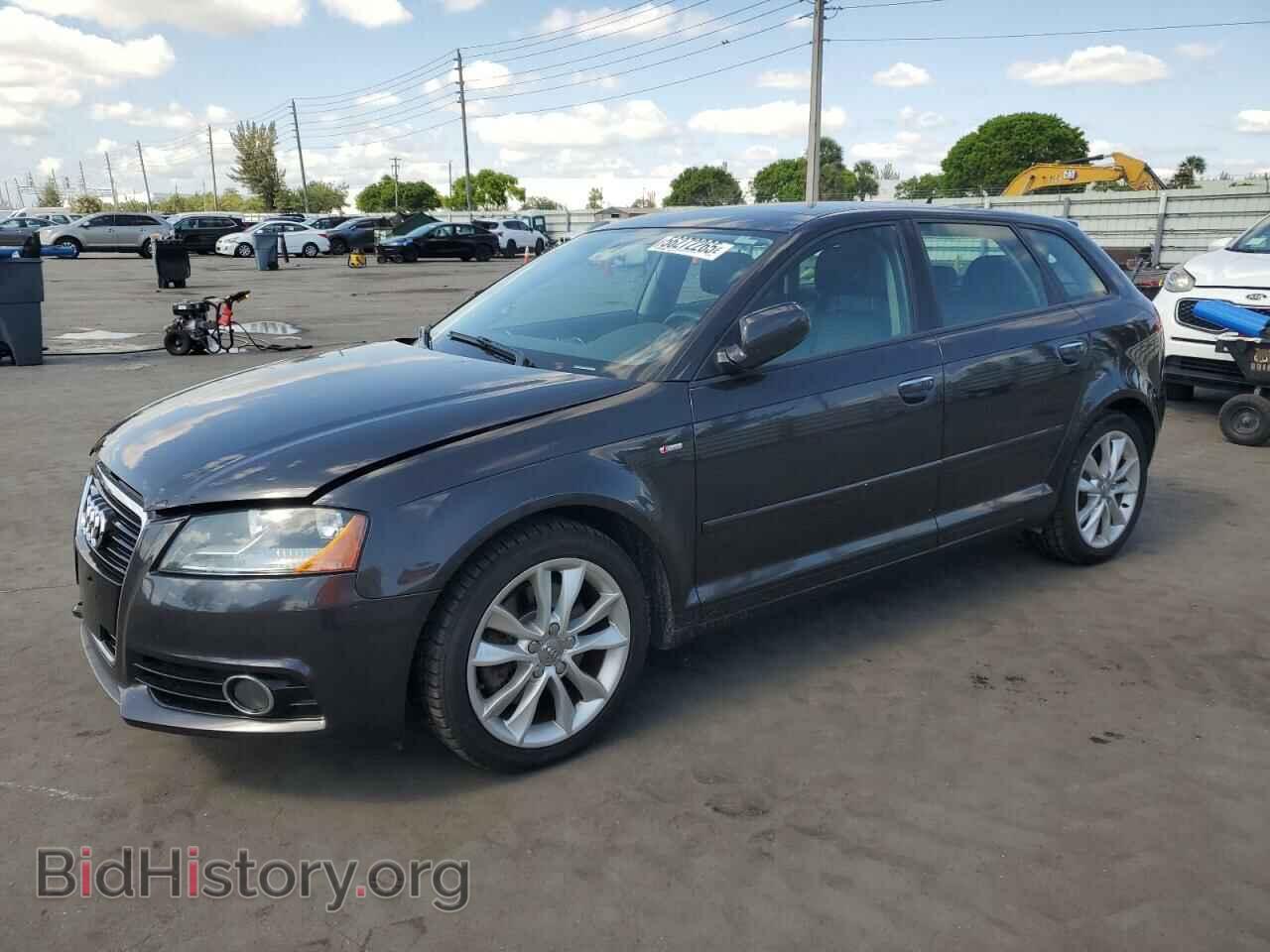 Photo WAUBEAFM9DA002921 - AUDI A3 2013