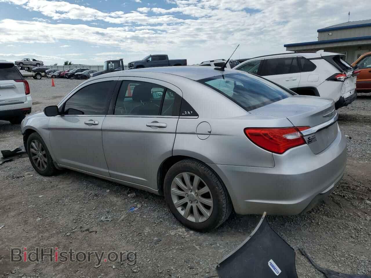 2011 CHRYSLER 200 - VIN: 1C3BC1FB0BN511863 - Photo 2
