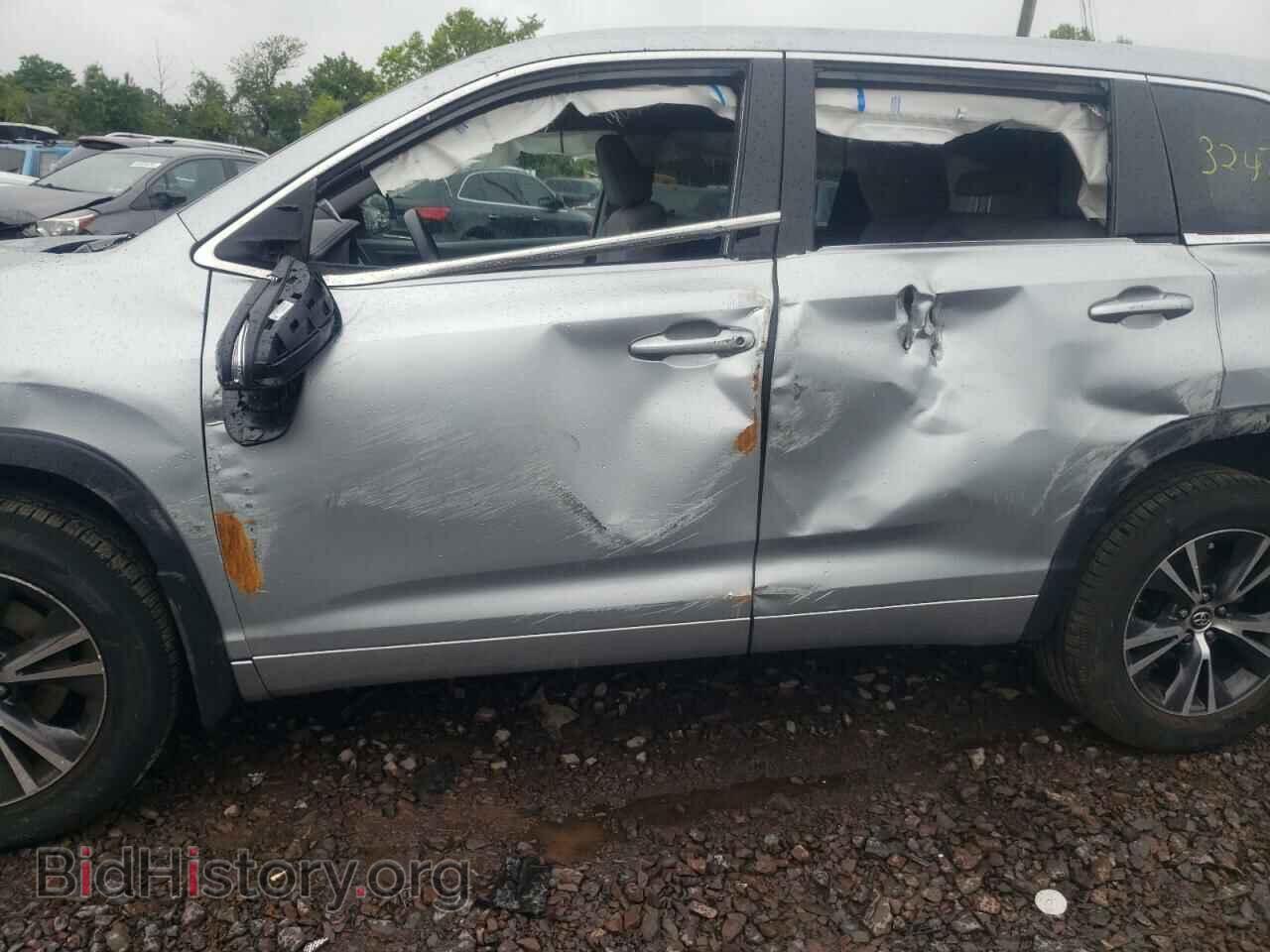 2018 TOYOTA HIGHLANDER - VIN: 5TDBZRFH8JS802147 - Фото 9
