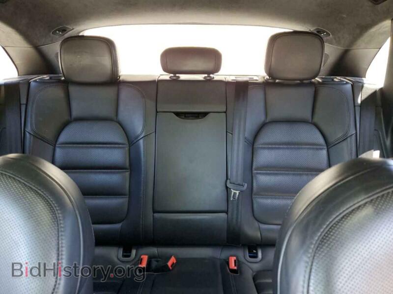 2016 Porsche MACAN (VIN WP1AF2A52GLB94921) — photo 10 of 13