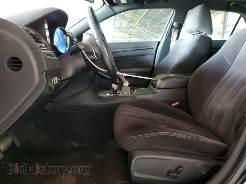 2012 Chrysler 300 (VIN 2C3CCABG2CH257461) — photo 7 of 13