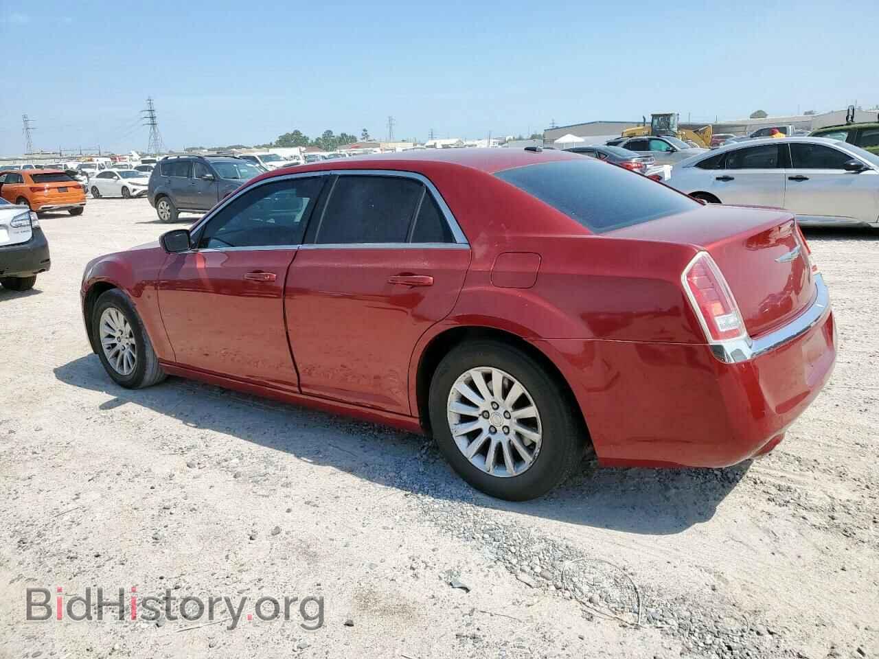 2013 CHRYSLER 300 - VIN: 2C3CCAAG1DH568995 - Фото 2