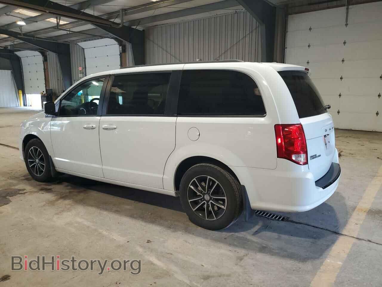2018 DODGE CARAVAN - VIN: 2C4RDGCG9JR329784 - Фото 2
