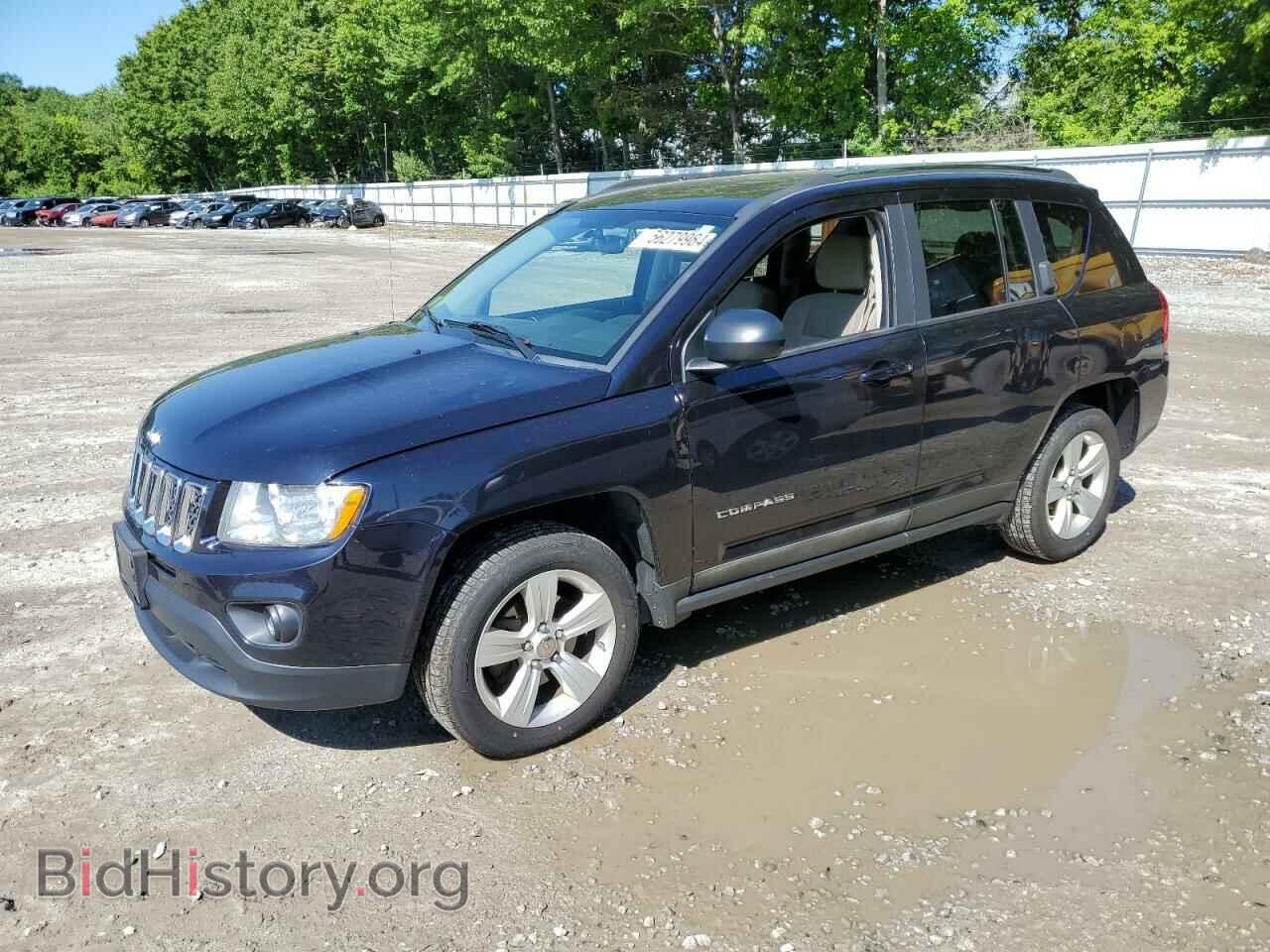 Photo 1J4NF1FB9BD134658 - JEEP COMPASS 2011