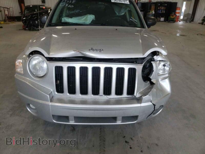 2010 Jeep COMPASS (VIN 1J4NT1FA1AD676724) — photo 9 of 10