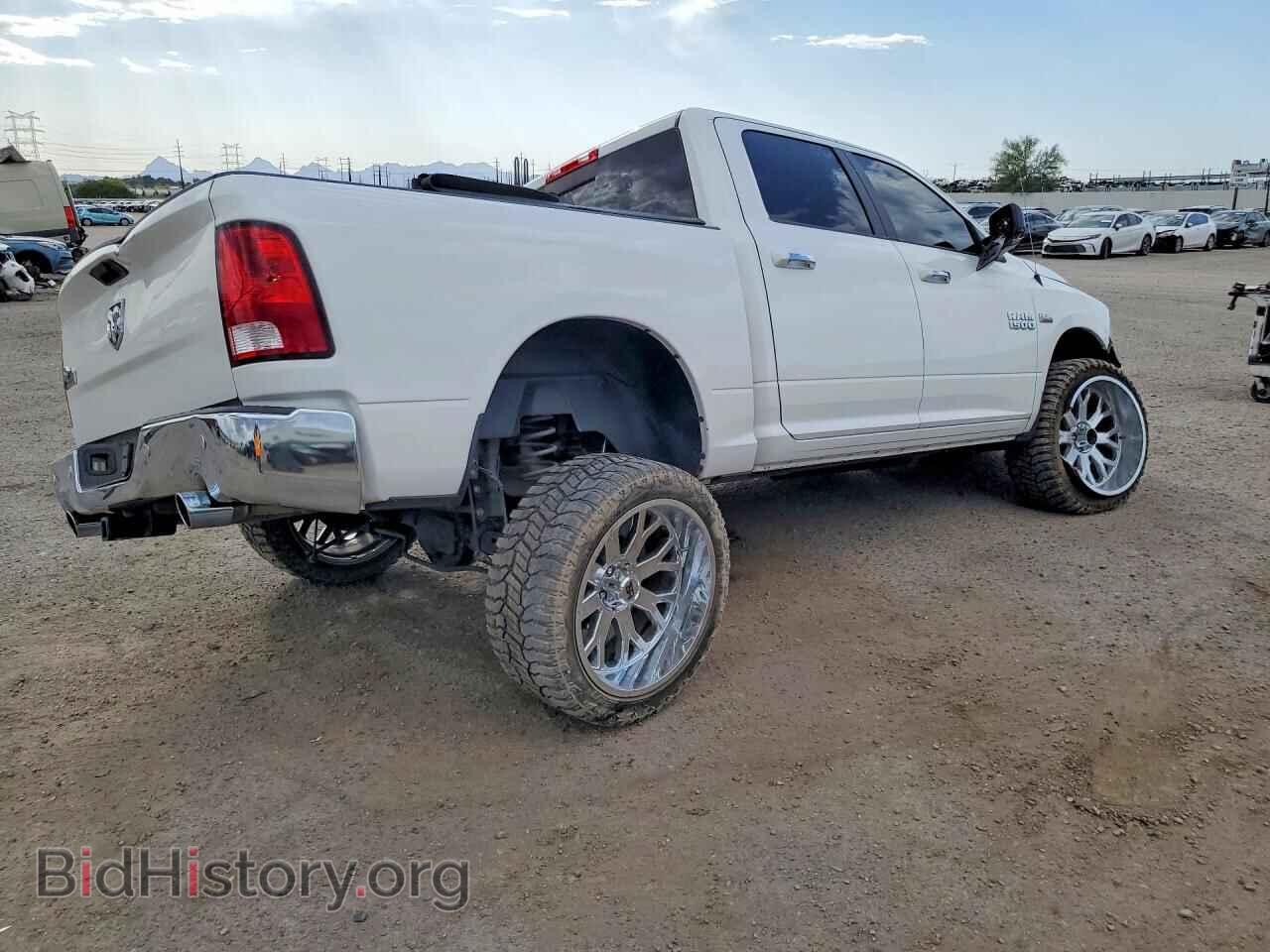 2017 RAM 1500 - VIN: 3C6RR6LT5HG760901 - Photo 3