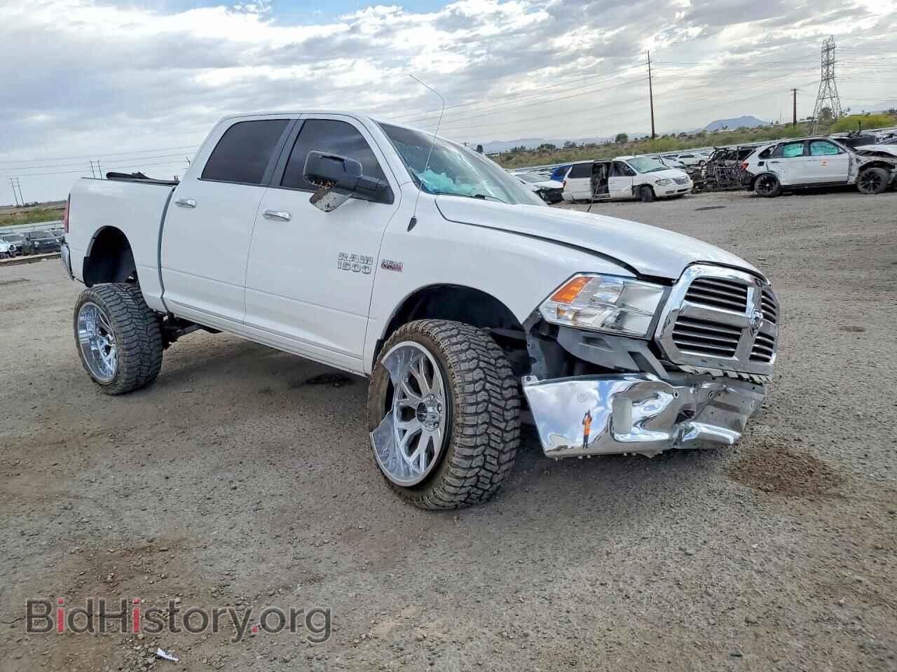 2017 RAM 1500 - VIN: 3C6RR6LT5HG760901 - Photo 4