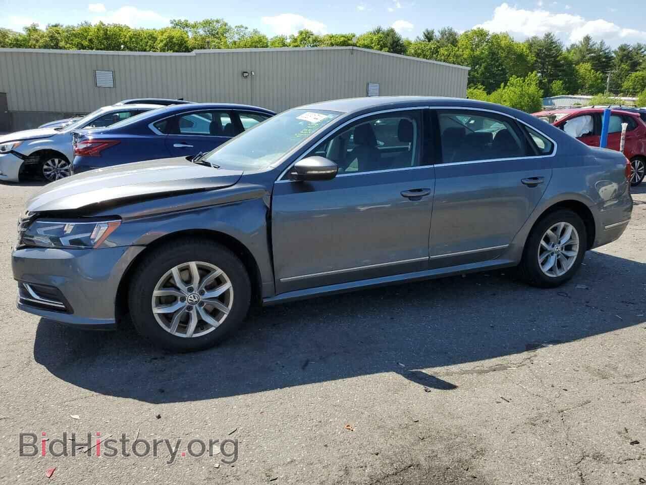 Photo 1VWAT7A36HC017129 - VOLKSWAGEN PASSAT 2017