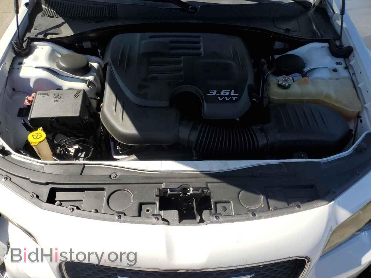 2016 CHRYSLER 300 - VIN: 2C3CCAAG2GH334515 - Фото 11