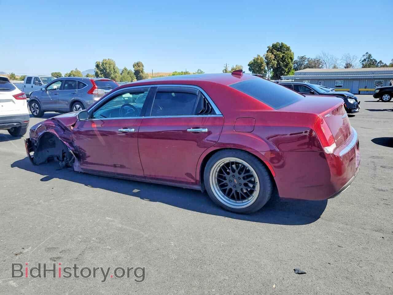 2019 CHRYSLER 300 - VIN: 2C3CCAEG1KH568650 - Фото 2