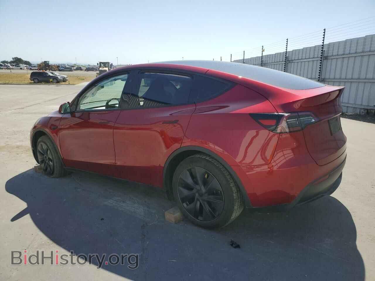 2024 TESLA MODEL Y - VIN: 7SAYGDEE9RF125137 - Фото 2