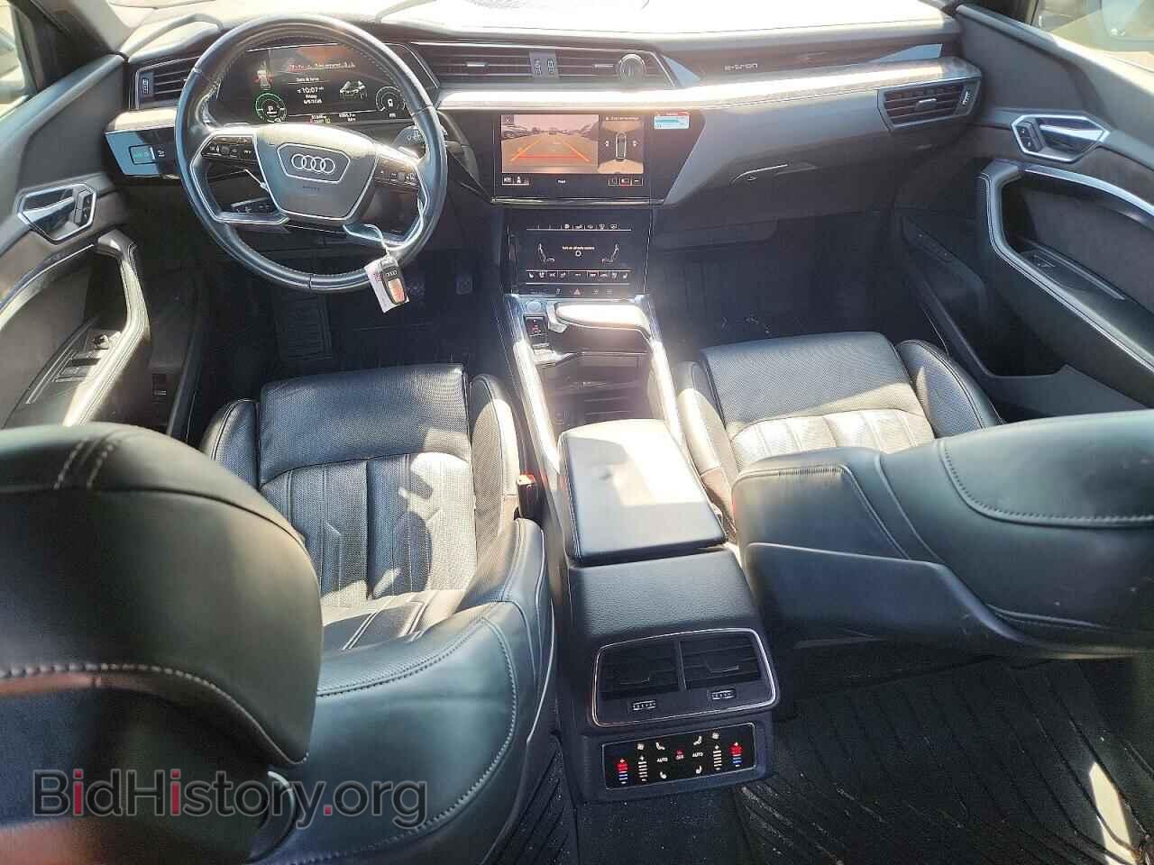 2019 AUDI E-TRON - VIN: WA1VAAGEXKB006688 - Photo 8
