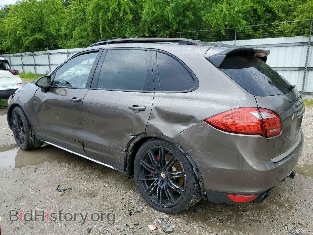 2011 PORSCHE CAYENNE - VIN: WP1AC2A22BLA85625 - Photo 2
