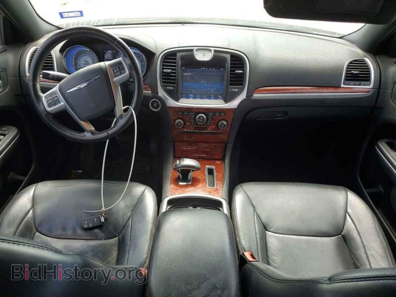 2014 Chrysler 300 (VIN 2C3CCAAG6EH128093) — фото 8 из 12