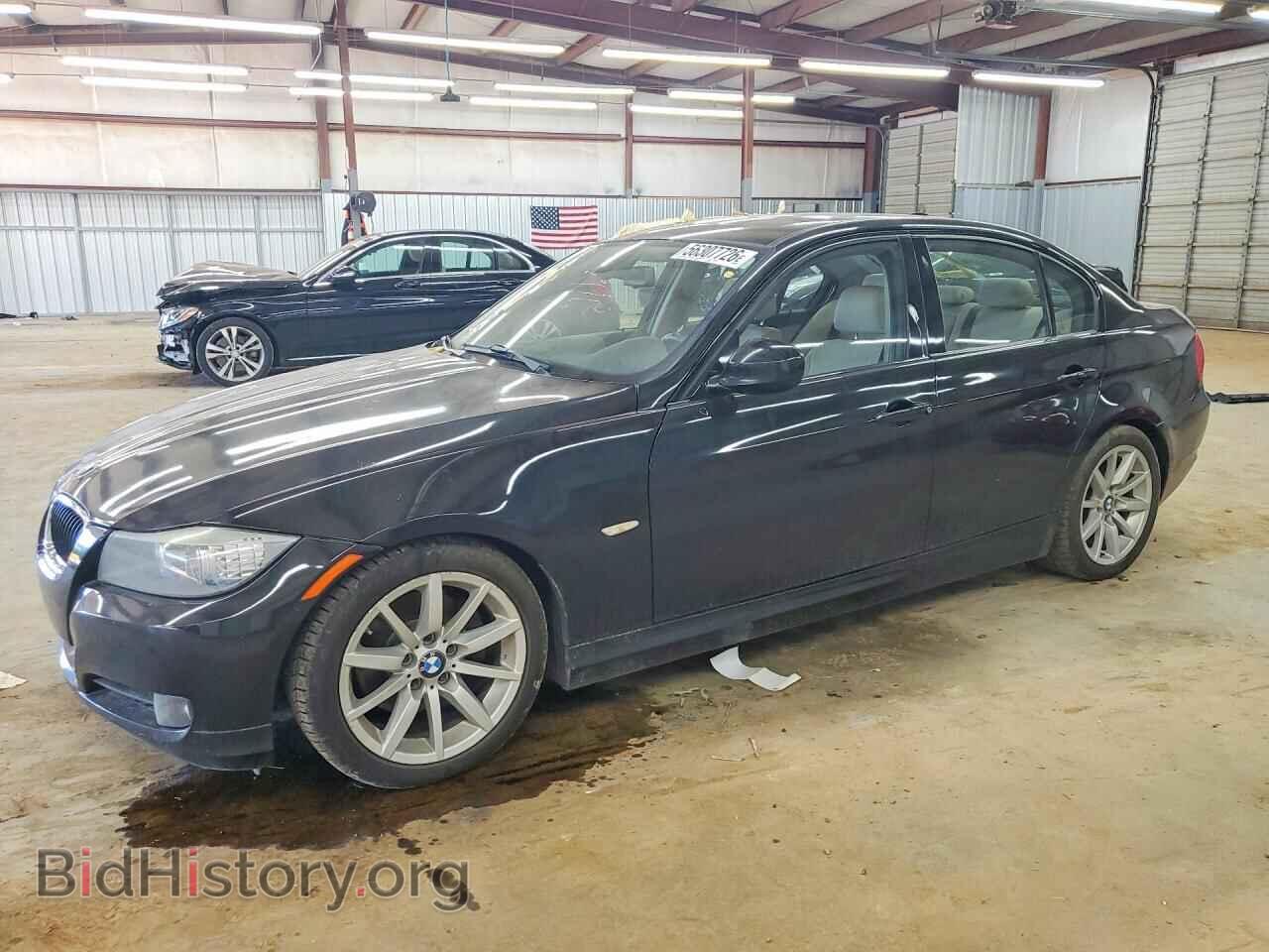Photo WBAPH7C56BE676897 - BMW 3 SERIES 2011