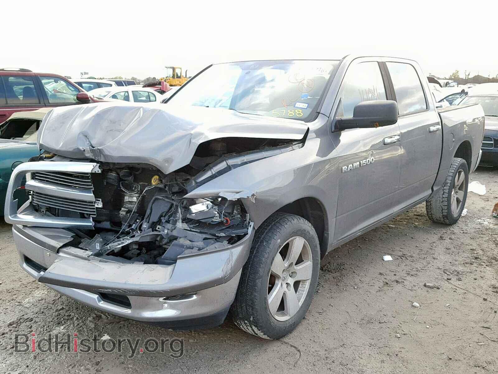 2011 DODGE RAM 1500 - VIN: 1D7RB1CT5BS635788 - Фото 2