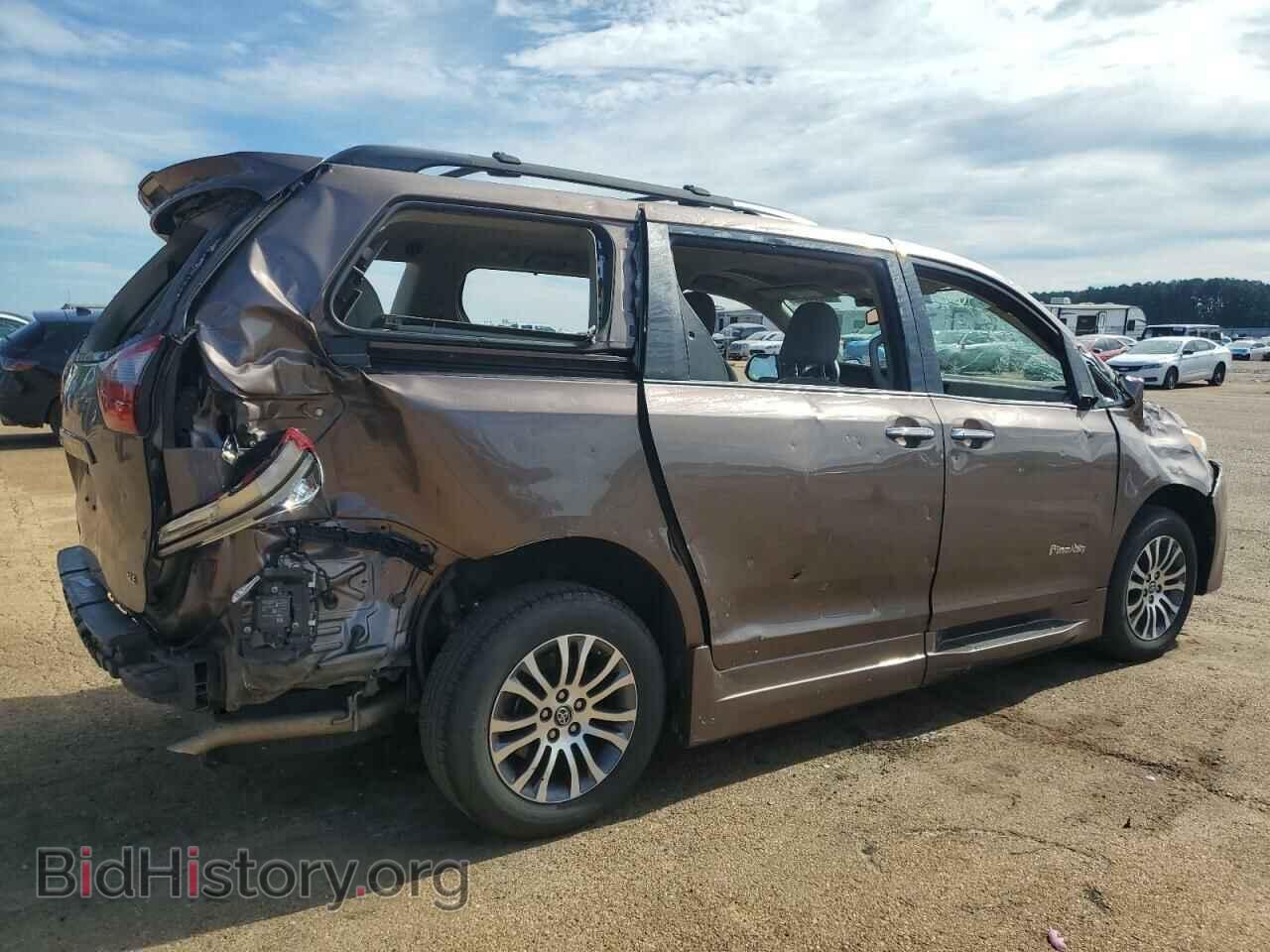 2020 TOYOTA All Models - VIN: 5TDYZ3DC6LS033245 - Фото 3