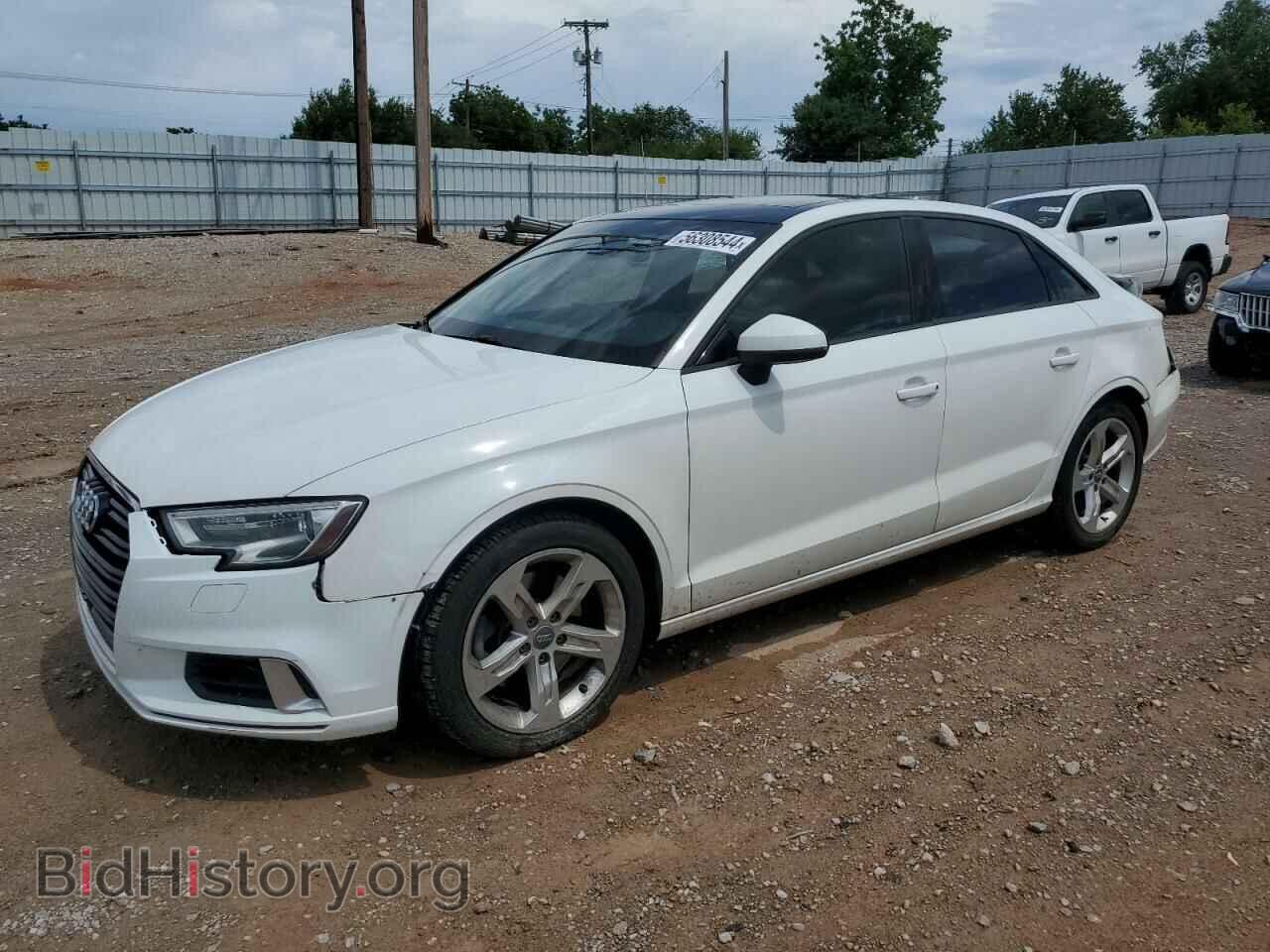 Фотография WAUAUGFF8H1038155 - AUDI A3 2017