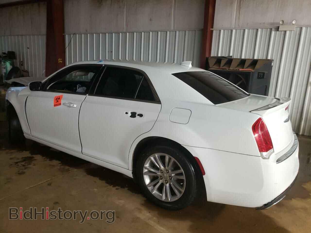 2017 CHRYSLER 300 - VIN: 2C3CCAAG9HH553070 - Фото 2