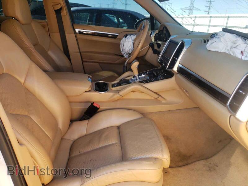 2012 Porsche CAYENNE (VIN WP1AA2A23CLA10438) — photo 5 of 10