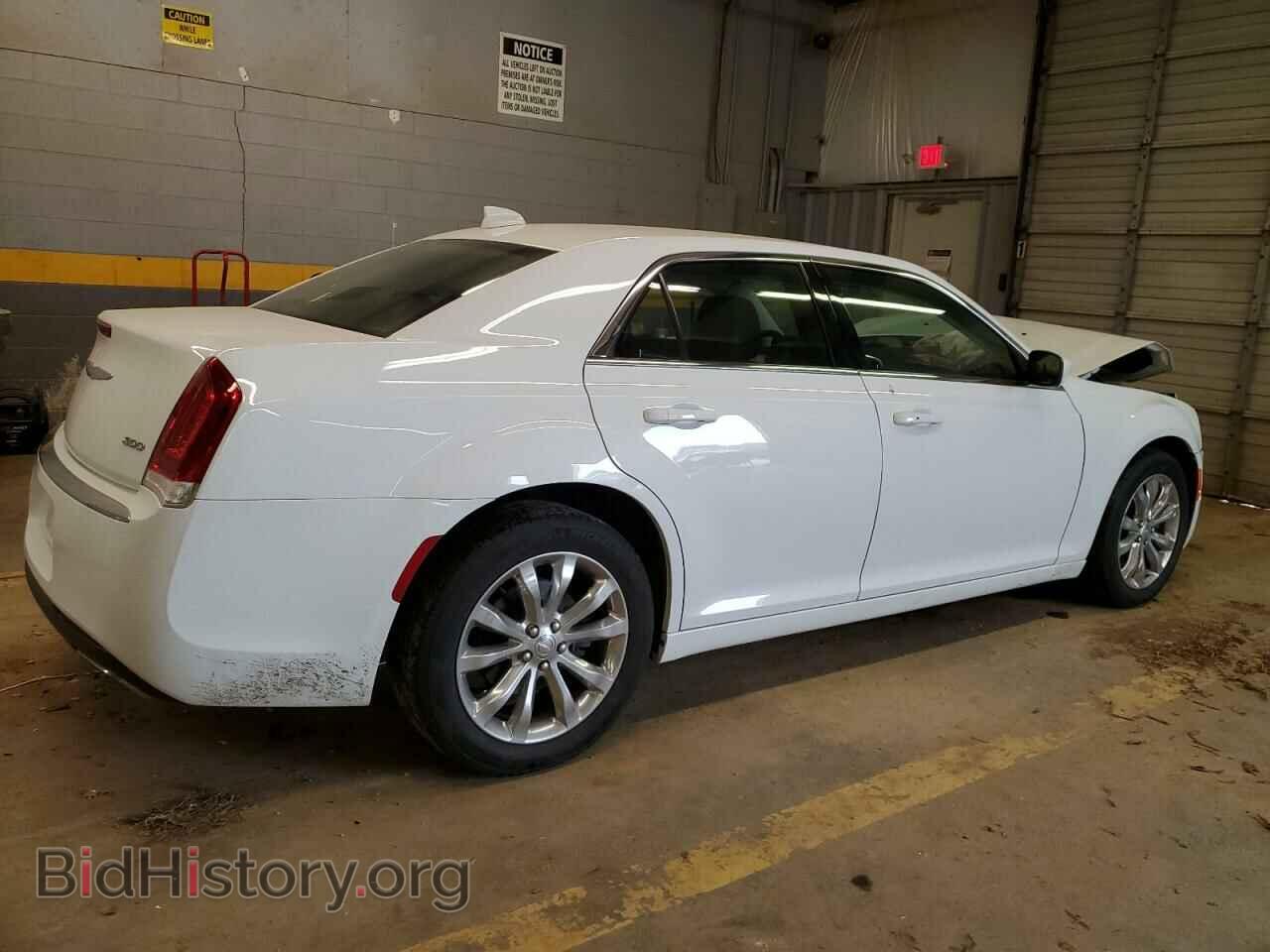 2017 CHRYSLER 300 - VIN: 2C3CCARG4HH591777 - Фото 3