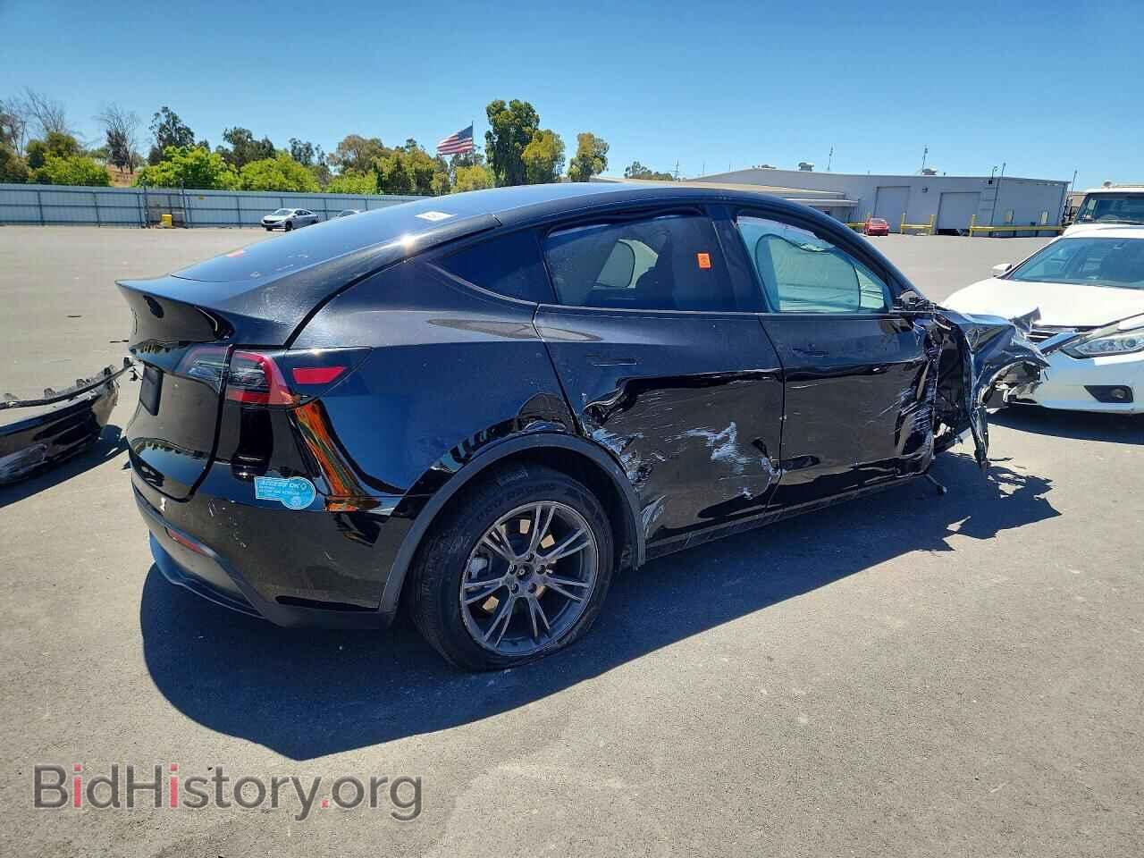 2024 TESLA MODEL Y - VIN: 7SAYGDED4RF202522 - Photo 3
