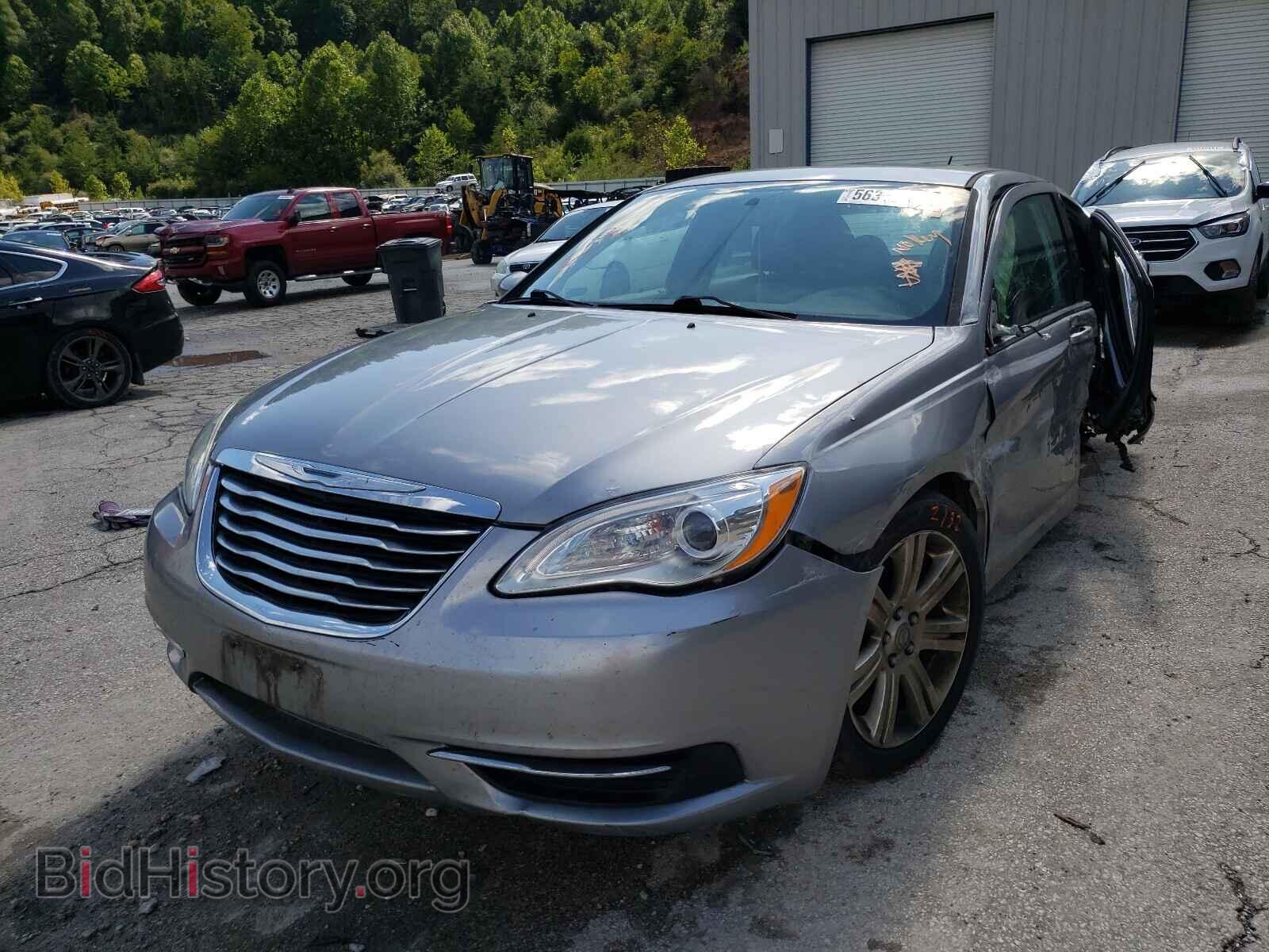 2013 CHRYSLER 200 - VIN: 1C3CCBBBXDN651325 - Фото 2