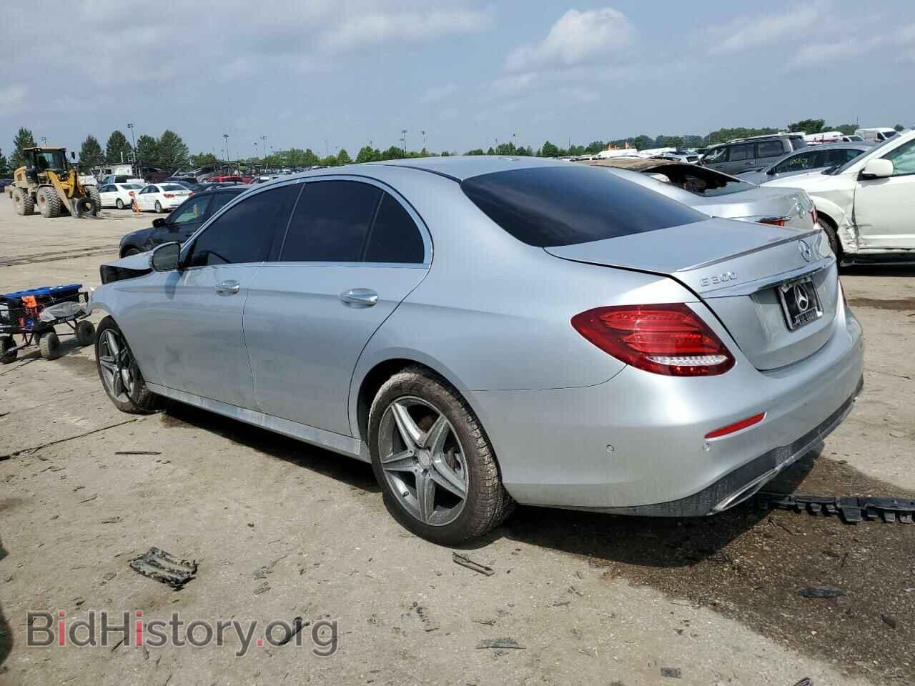 2017 MERCEDES-BENZ E-CLASS - VIN: WDDZF4KB6HA034239 - Фото 2