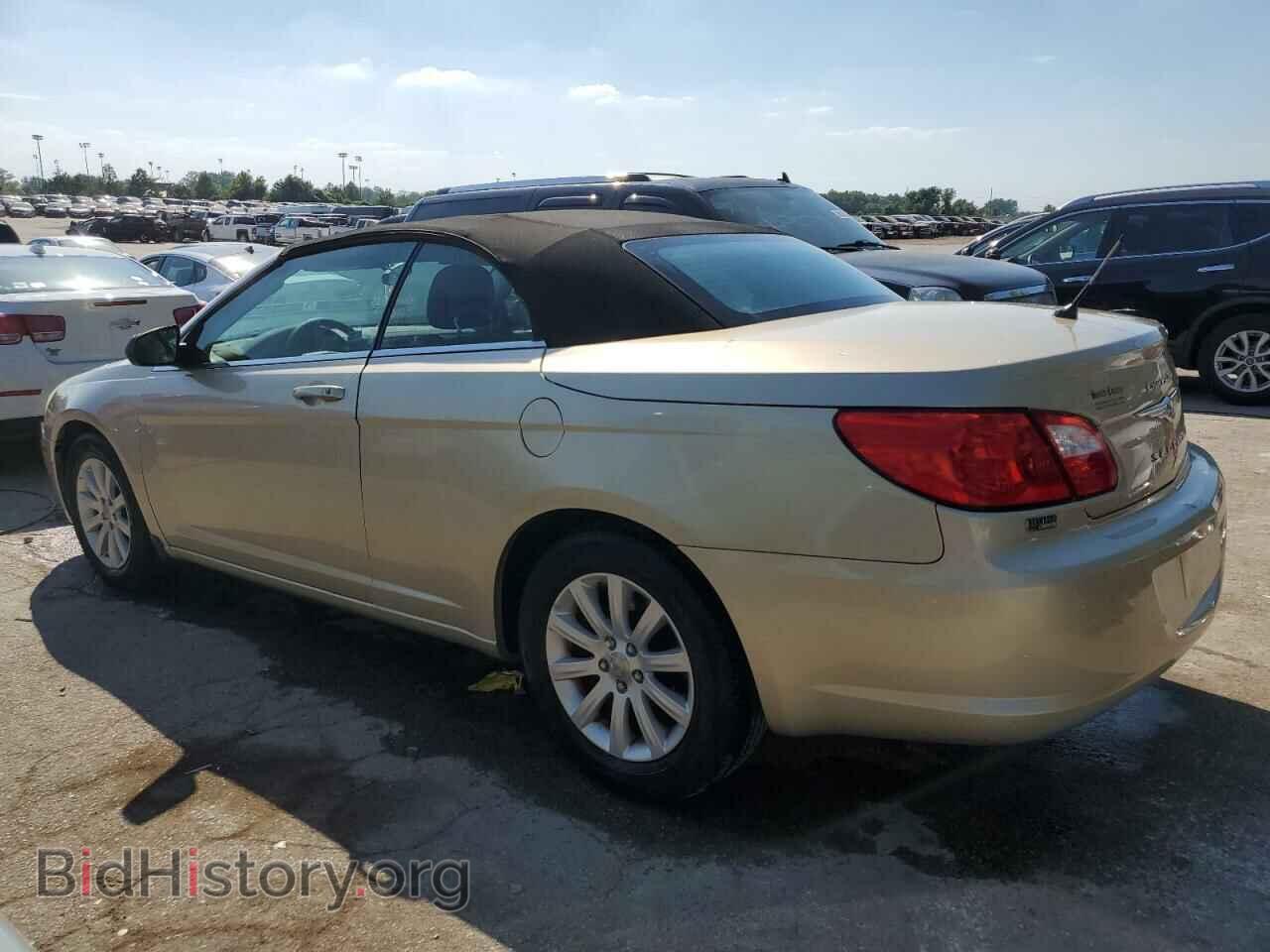 2010 CHRYSLER SEBRING - VIN: 1C3BC5ED8AN166543 - Фото 2