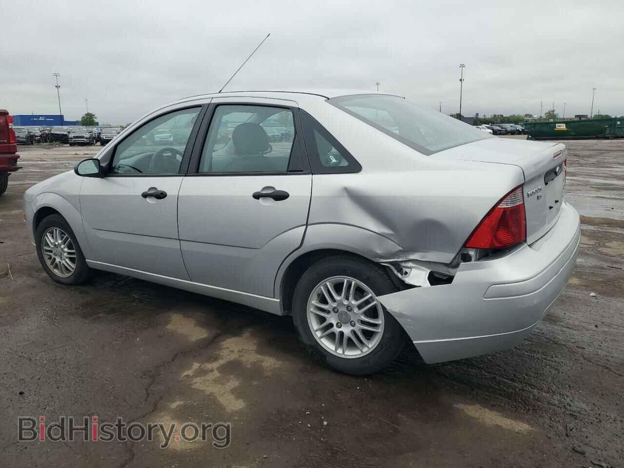 2005 FORD FOCUS - VIN: 1FAFP34N05W155154 - Фото 2