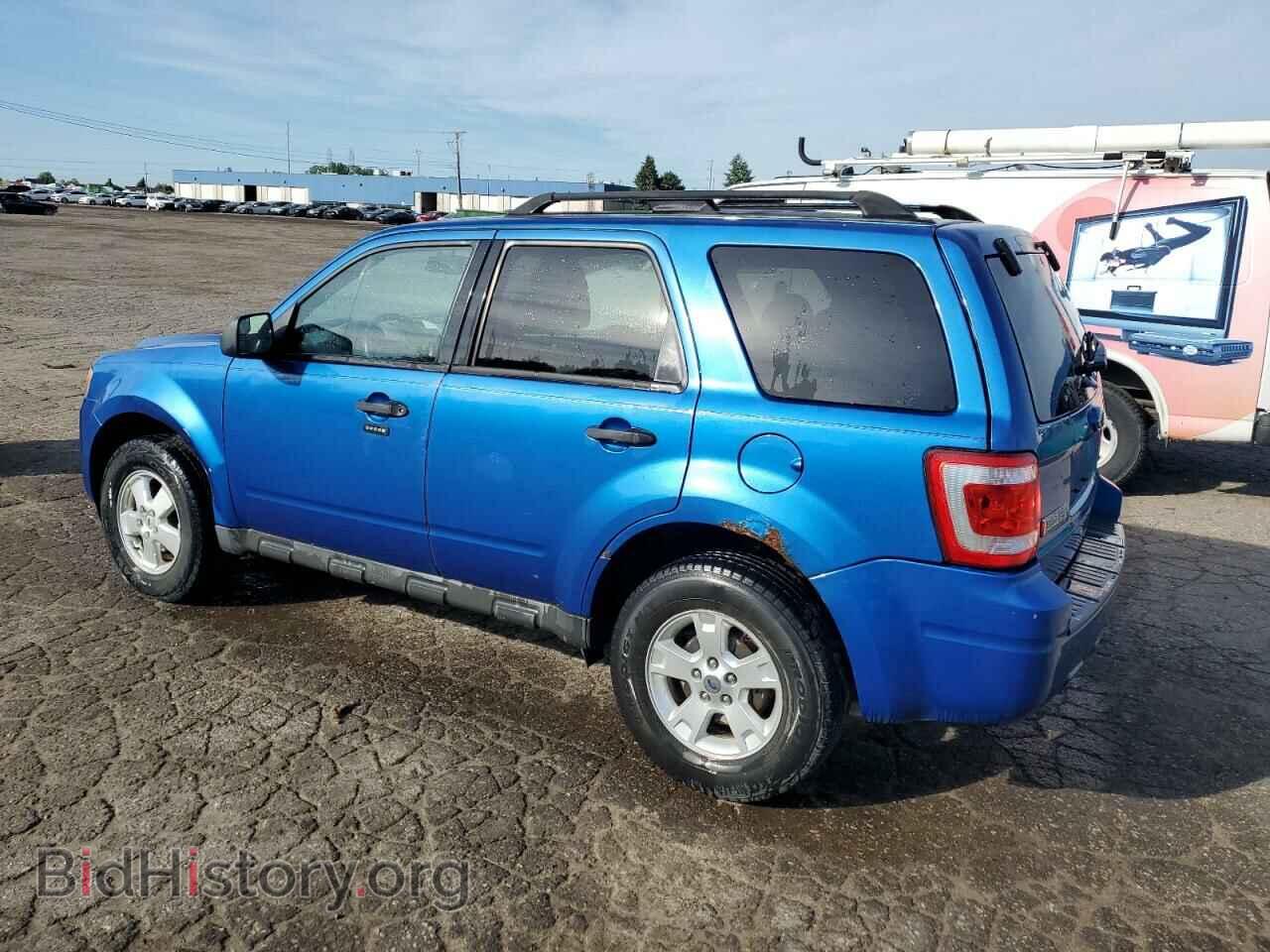2011 FORD ESCAPE - VIN: 1FMCU0D73BKC41000 - Фото 2
