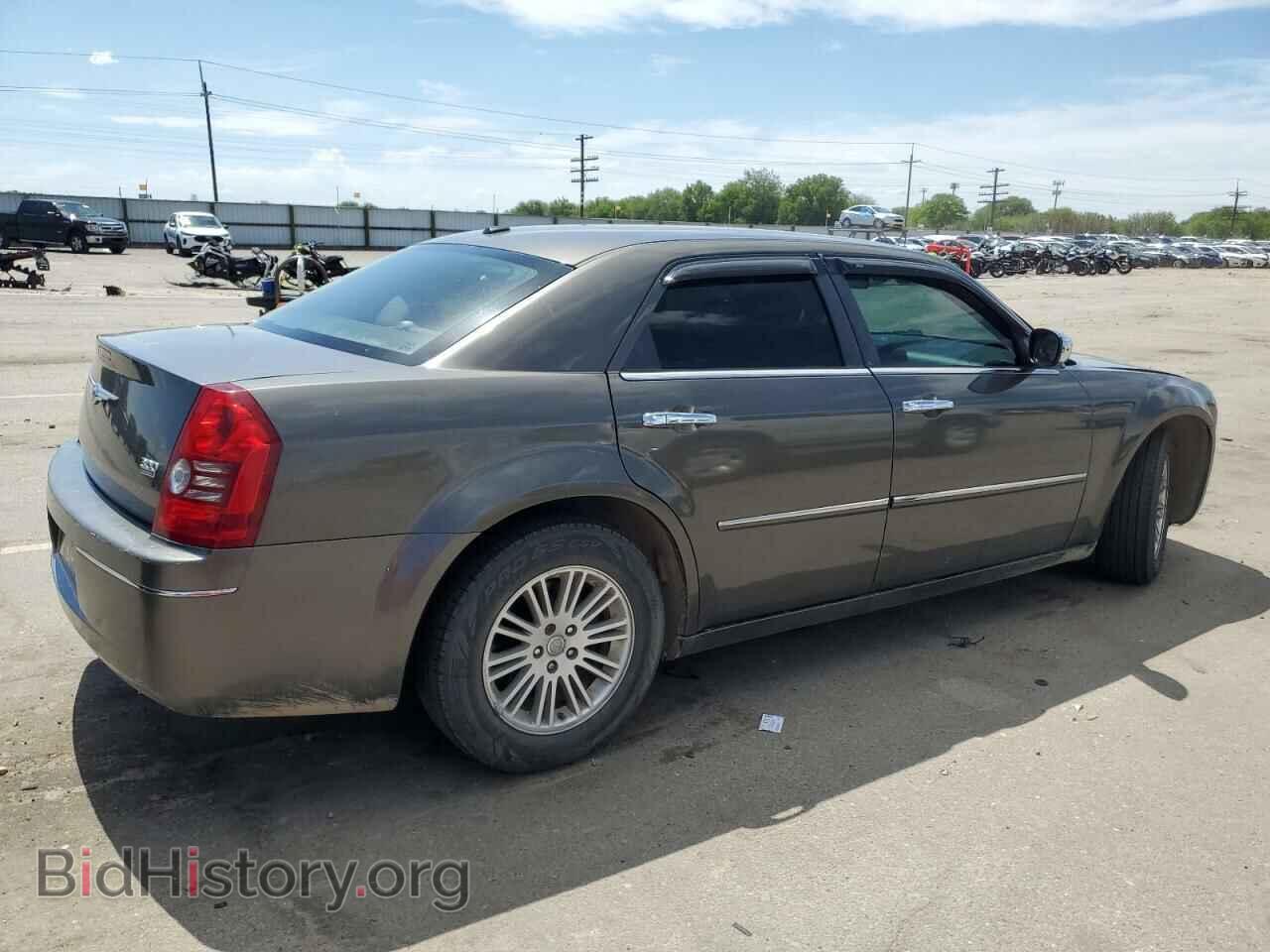 2010 CHRYSLER 300 - VIN: 2C3CA5CV0AH241492 - Фото 3