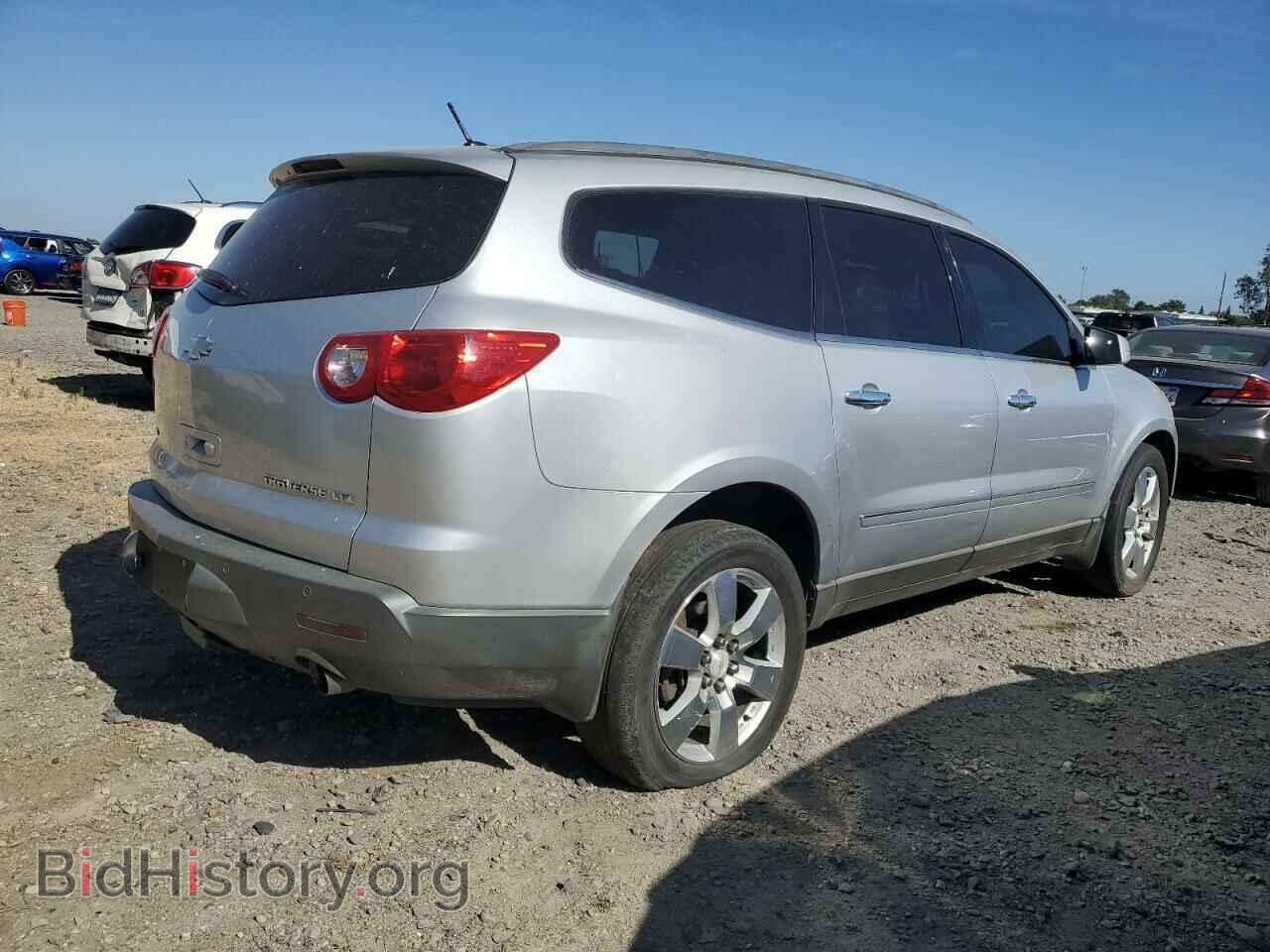 2012 CHEVROLET TRAVERSE - VIN: 1GNKVLEDXCJ140277 - Фото 3
