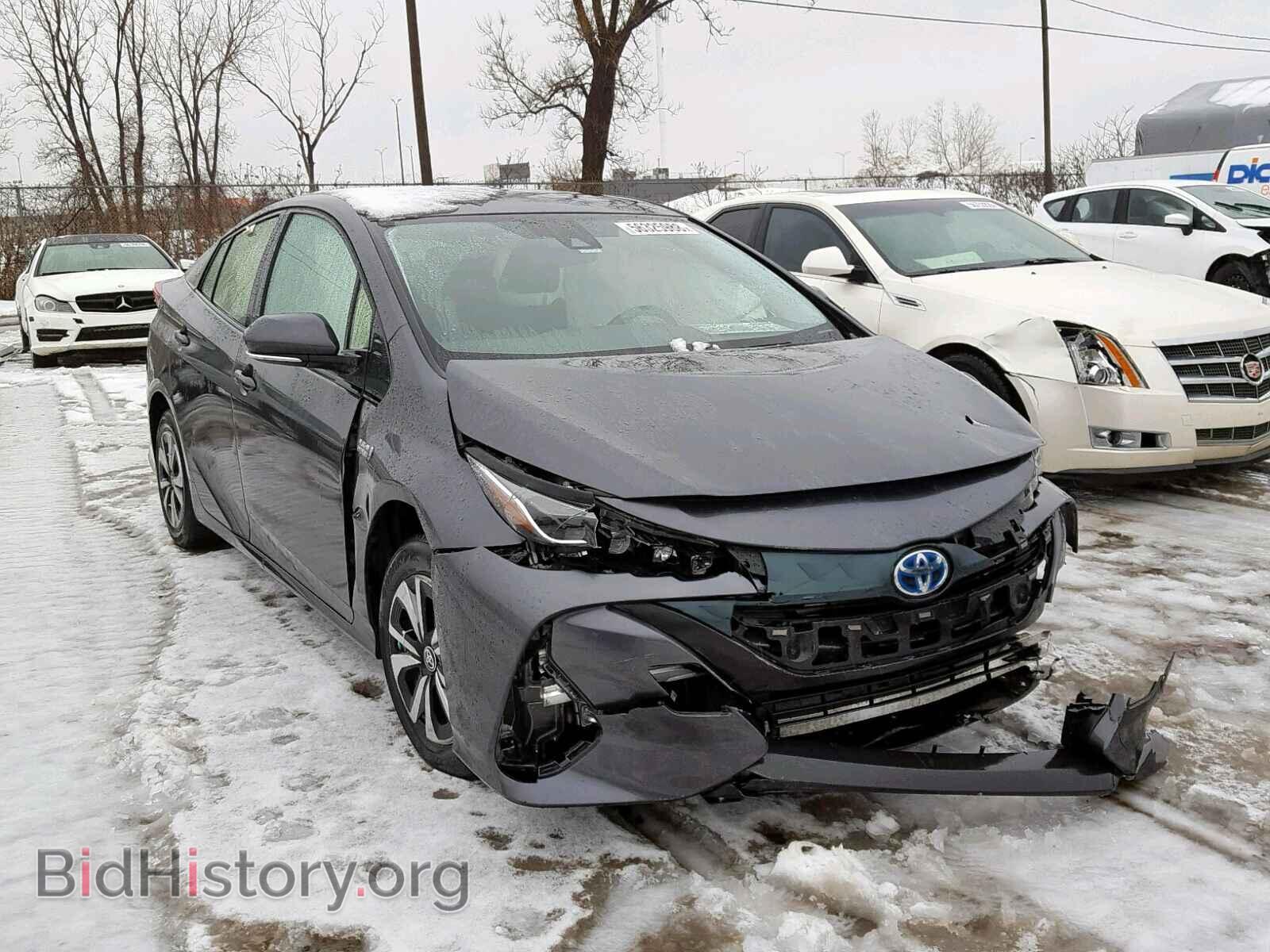 Фотография JTDKARFP1H3067828 - TOYOTA PRIUS 2017