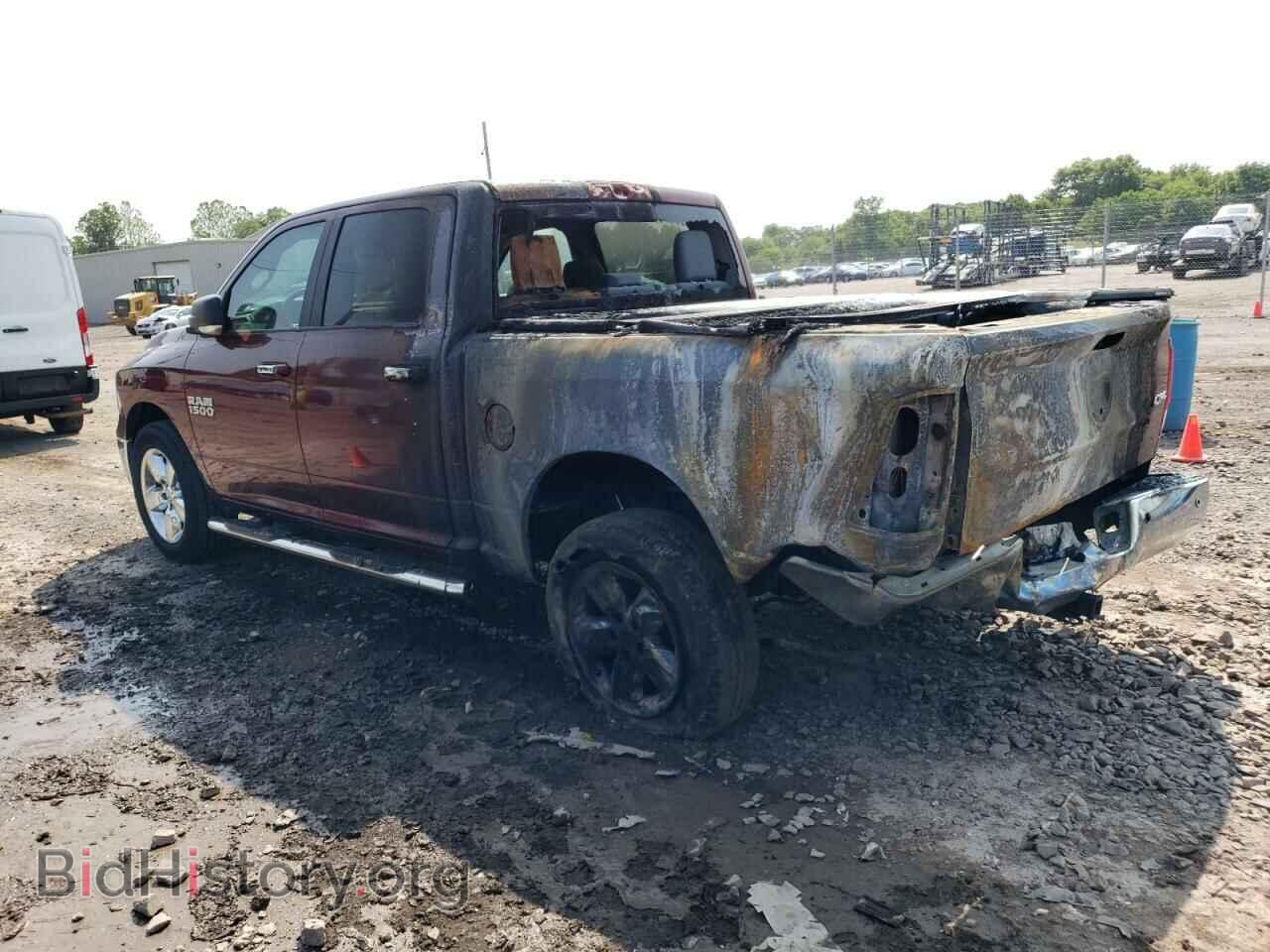 2018 RAM 1500 - VIN: 3C6RR7LG4JG240817 - Фото 2