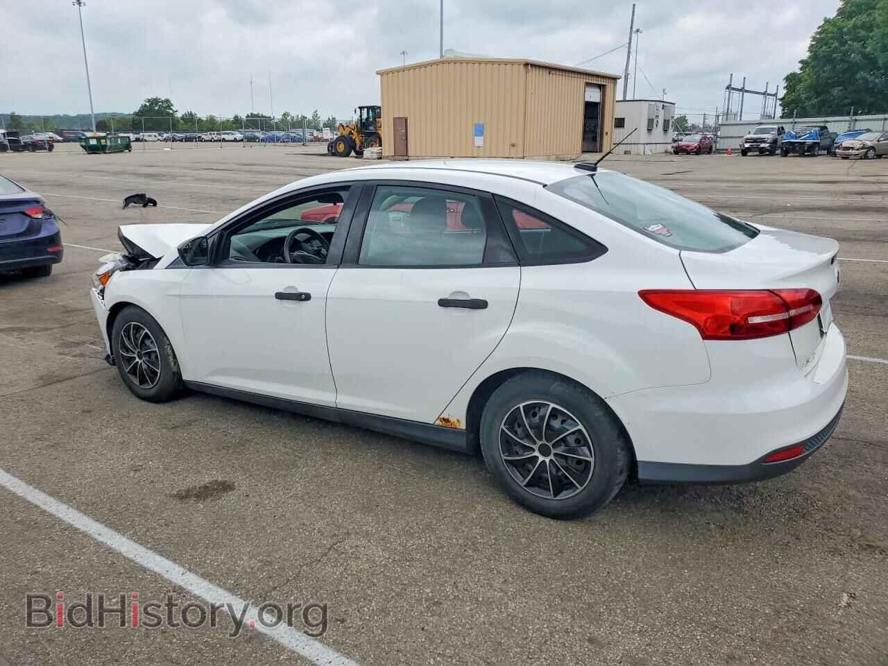 2016 FORD FOCUS - VIN: 1FADP3E23GL201897 - Photo 2