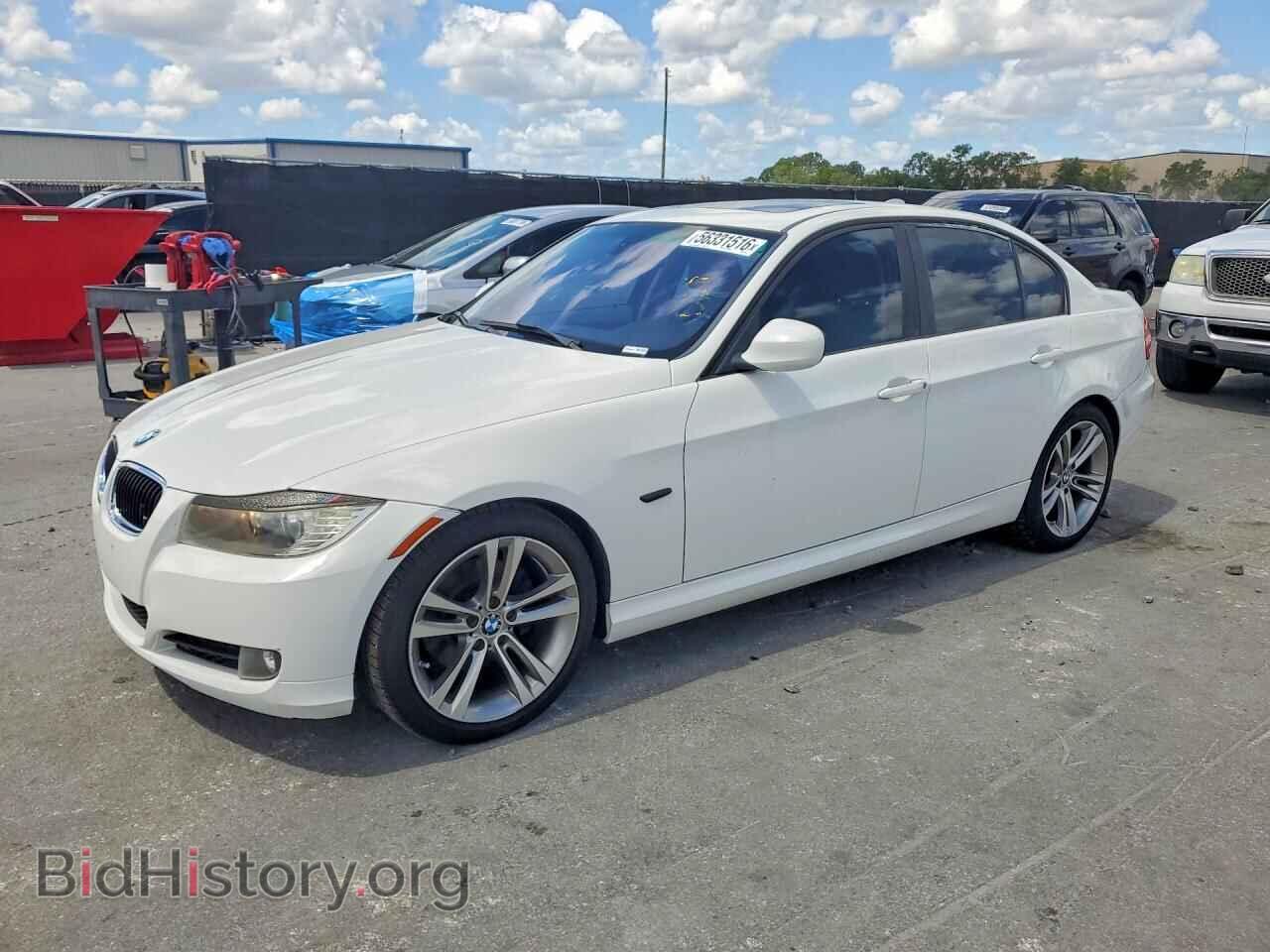 Photo WBAPH7C54BE674517 - BMW 3 SERIES 2011